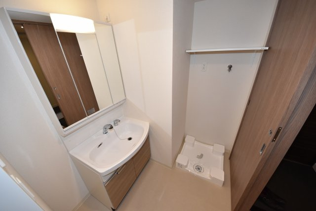 プレサンス心斎橋ニストの洗面所|スペースが確保できる洗面所です