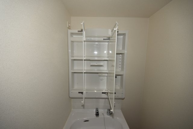 プレサンス心斎橋ニスト