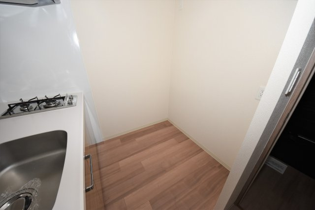 プレサンス心斎橋ニスト