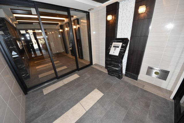 プレサンス心斎橋ニスト