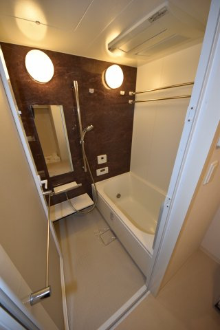 プレサンス心斎橋ニストの浴室|落ち着いた空間のお風呂です