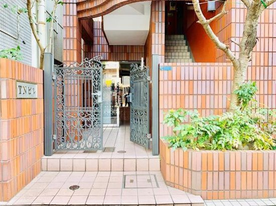 ＴＮビルのエントランス