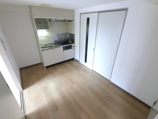 ベイステート安間の居間・リビング