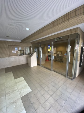 ライオンズマンション四条堀川第２のエントランス