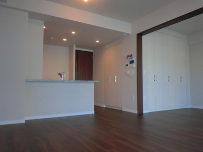 【居間・リビング】 | プレミスト四日市駅前 | ※同建物同型別のお部屋