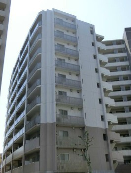 【外観】 | セントラルコート練馬ラヴィアーナ | 鉄筋コンクリート造のがっちりとした建物。