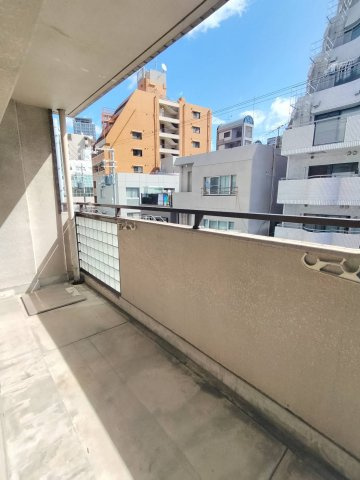 リーグレック元町のバルコニー