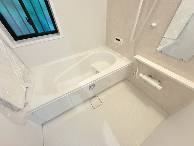 ハートフルタウン　江南市宮後町２期　全１区画分譲の浴室|明るく清潔なバスルームで、保温浴槽を使用しており４時間たっても湯温低下は約2.5度の省エネ仕様です。