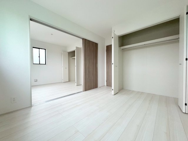 ハートフルタウン　江南市宮後町２期　全１区画分譲の寝室|すべての居室にはたっぷり収納できる大型クローゼットを設置しています。