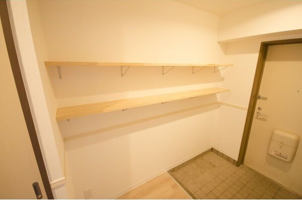 ピボットマンション八幡の玄関