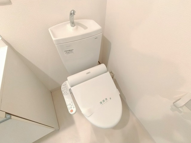 神戸市須磨区須磨浦通６丁目のハイツのトイレ|ウォシュレット付