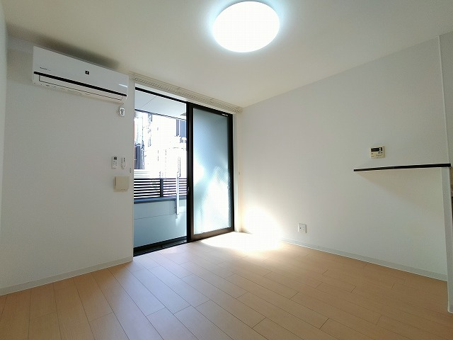 神戸市須磨区須磨浦通６丁目のハイツの内装|洋室