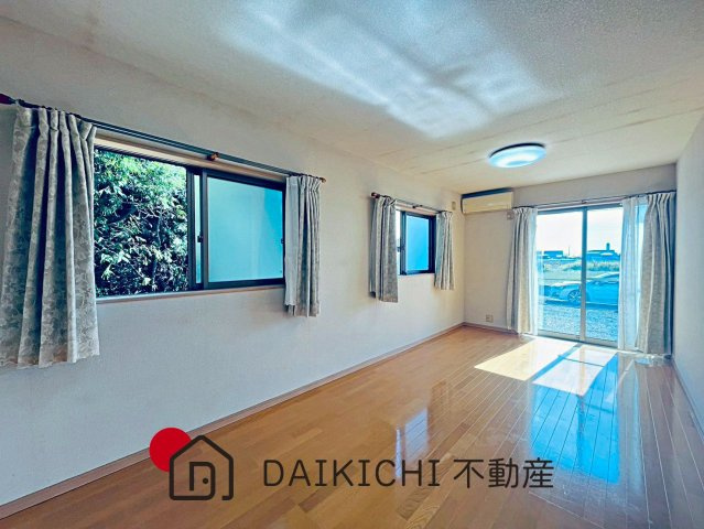 【居間・リビング】 | 羽生市大字藤井下組　中古戸建