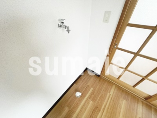 メゾン松坂の設備|洗濯機置き場です。