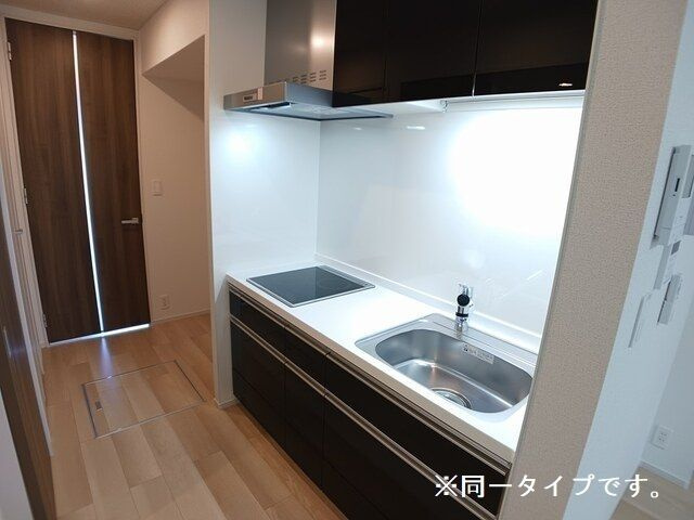 サニーコート伏見のキッチン|同一タイプです。