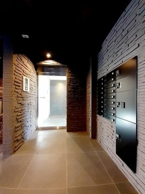 ルミアージュ飛鳥山公園のロビー|オートロック完備です☆