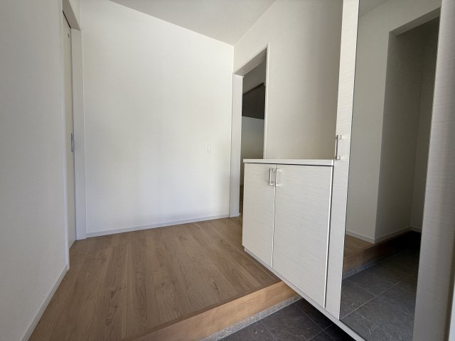 垂水区歌敷山3丁目新築戸建の玄関