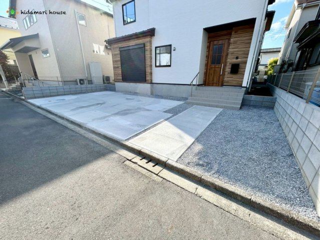 伊奈町小室22期　新築戸建　TERRACE01の前面道路含む現地写真