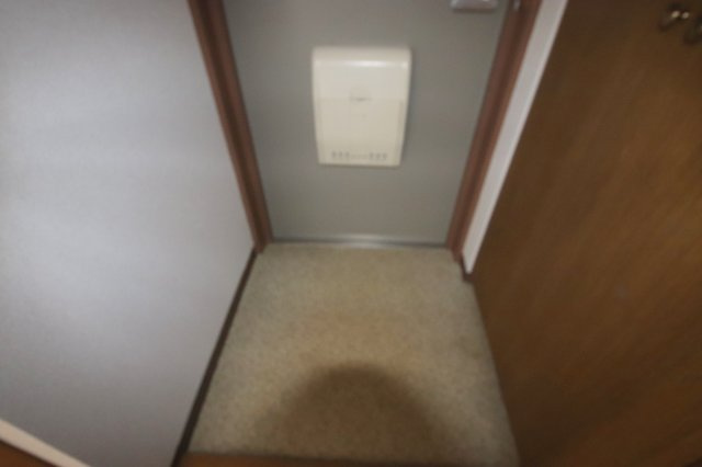 サンローレル生駒の玄関