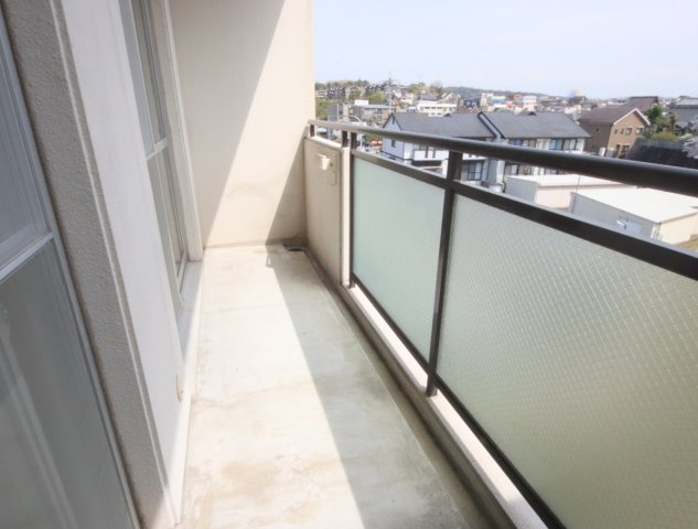 サンローレル生駒のバルコニー