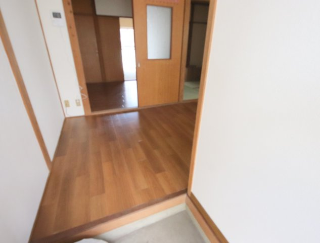 橋本マンションの玄関