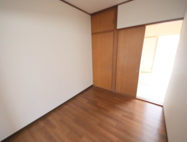 橋本マンションの洋室