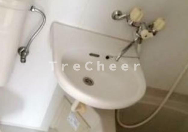 福山アパートの洗面所