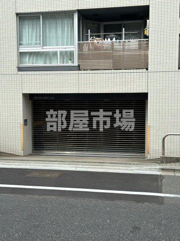 クラッシィハウス谷中道灌山Ｗ棟の駐車場