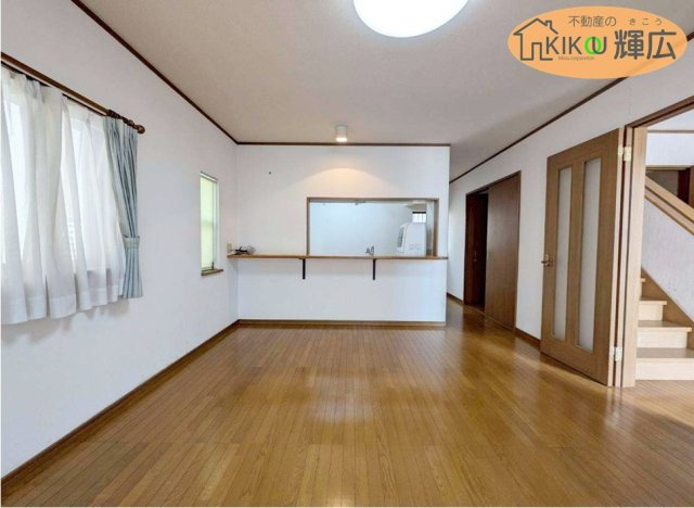 【居間・リビング】 | 明石市大久保町松陰　中古戸建