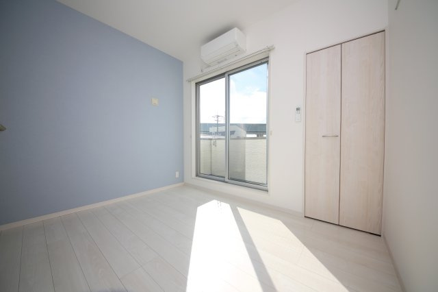 ジュネス明治の居間・リビング