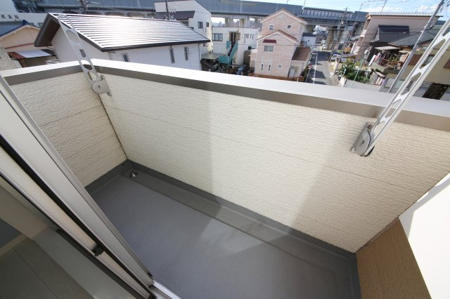 ジュネス明治のバルコニー