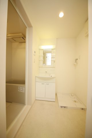 ジュネス明治の居間・リビング