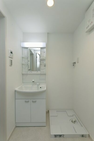 ジュネス明治の独立洗面台