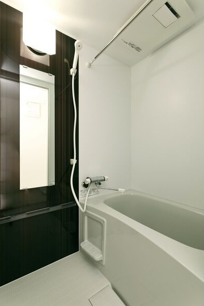 ジュネス明治の浴室