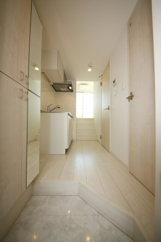 ジュネス明治のロビー