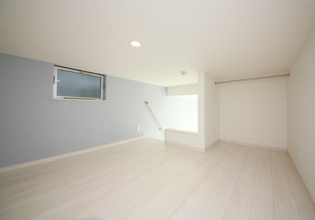 ジュネス明治の居間・リビング