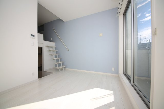 ジュネス明治の内装