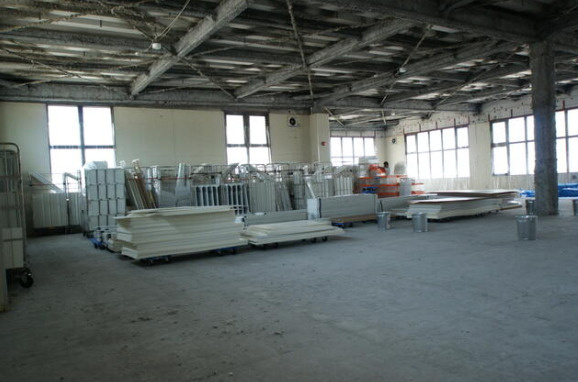 八王子市西寺方町の倉庫の内装