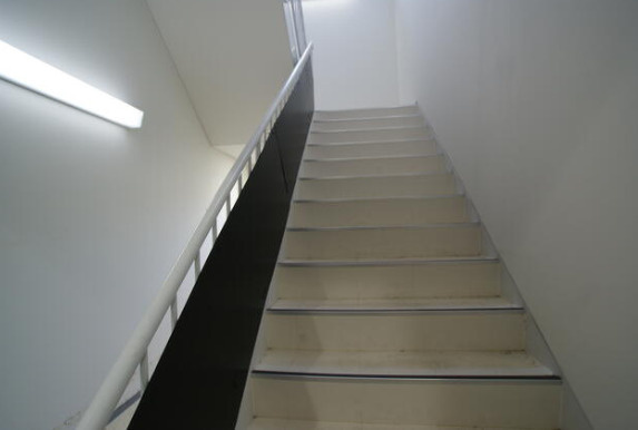 八王子市西寺方町の倉庫