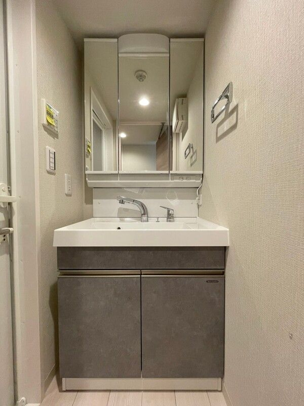 ルミークアン東陽町の独立洗面台