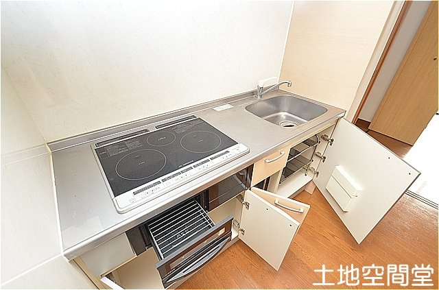 北九州市八幡西区黒崎４丁目の賃貸マンションのキッチン