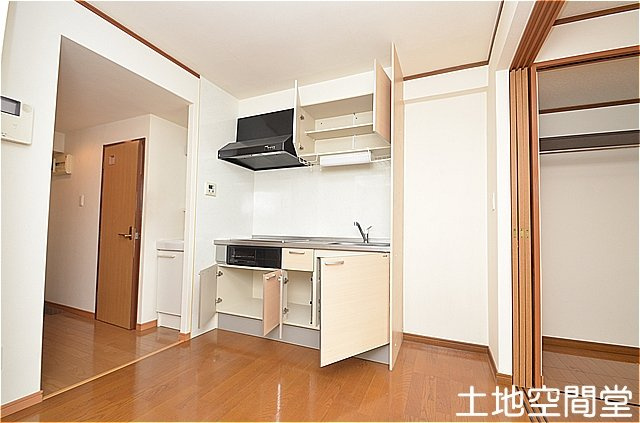 北九州市八幡西区黒崎４丁目の賃貸マンションの居間・リビング