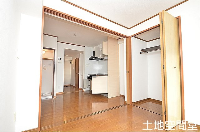 北九州市八幡西区黒崎４丁目の賃貸マンションの洋室