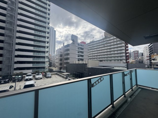 【展望】 | ブランズシティ天神橋筋六丁目 | 3階部分になりますが、圧迫感の無い眺望です。角部屋になりますので、開放的な眺望です。