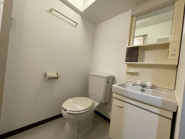 リンダプラヤ甲子園のトイレ|現在入居中の為、違うお部屋の写真です。