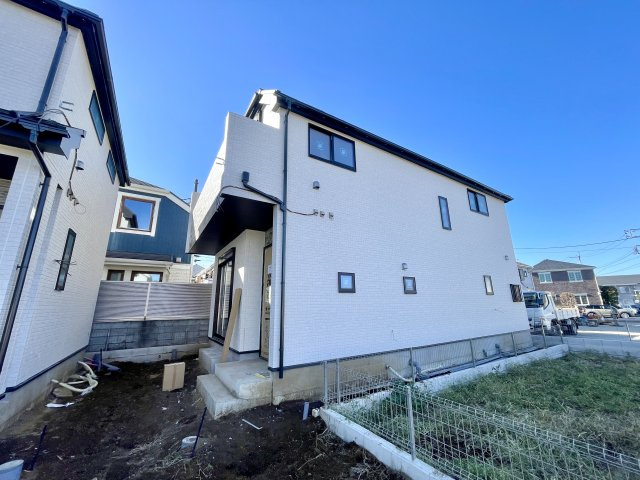 練馬区大泉町2丁目　ZEH水準省エネ邸宅　全7棟の外観