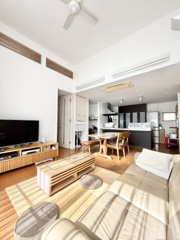 一宮市下田一丁目戸建の居間・リビング