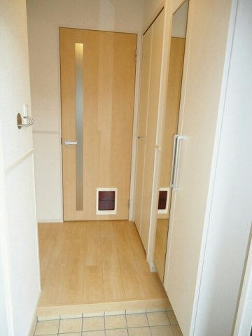 フィオーレ２０１６Ｃの玄関