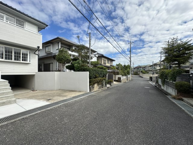 神戸市西区樫野台４丁目戸建の前面道路含む現地写真