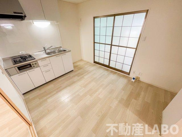 メゾン大久保B棟の居間・リビング